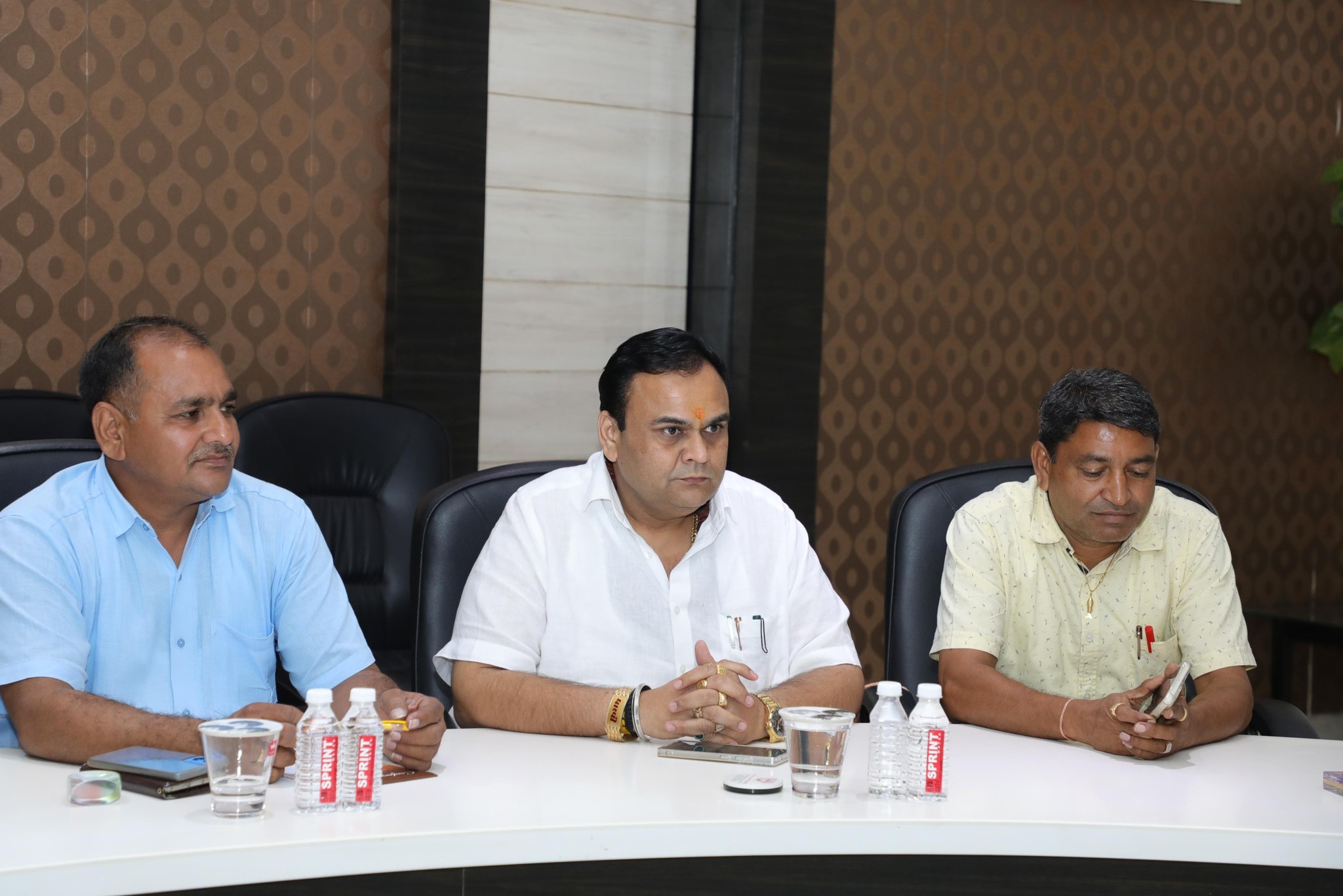 તા.૧૫-૦૫-૨૦૨૫ ના રોજ સુગરની કામગીરી અંગે મહુવા સુગર ફેકટરી ખાતે સમીક્ષા બેઠક મળી હતી.